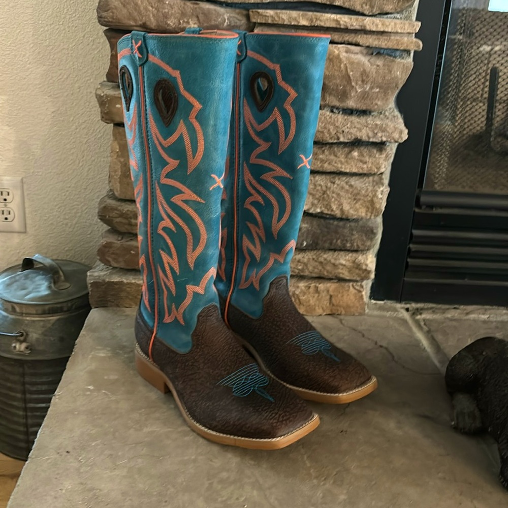 Twisted X Buckaroo style youth boots, turquoise and brown leather.
